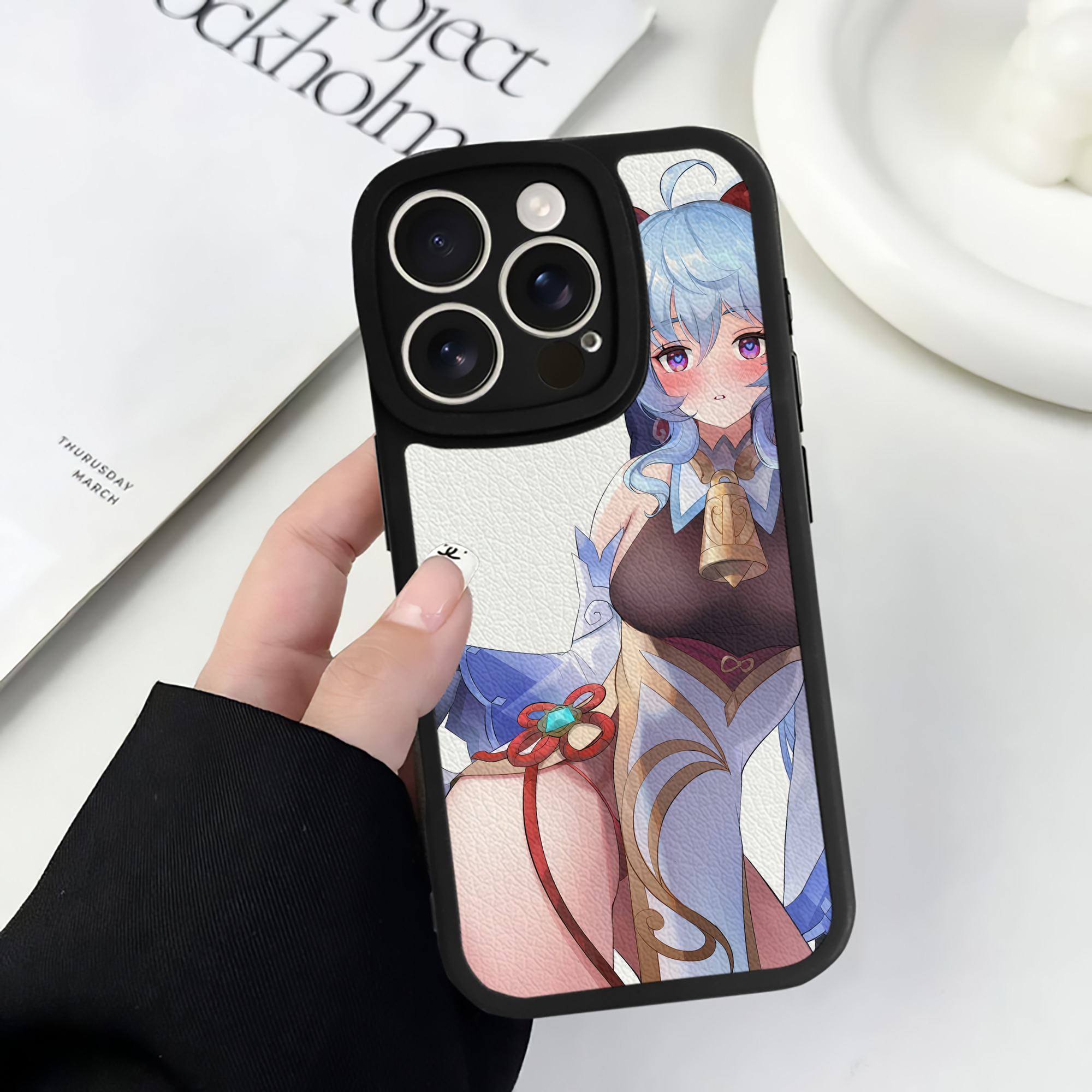 げんし神 genshin 【iPhone 16シリーズ対応】シリコンスマホケース（レザー調） 材質：シリコン